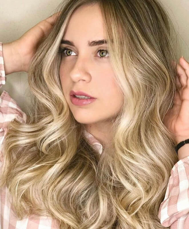 woman with hair colour highlights